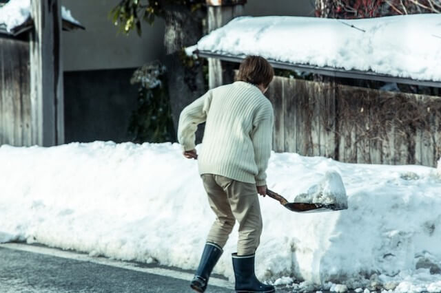 snow-shoveling