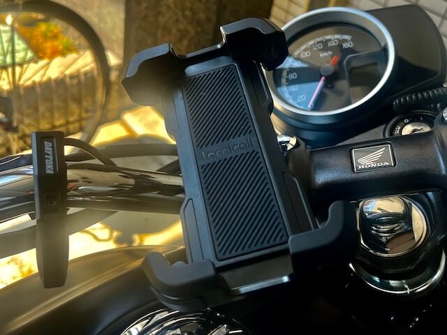 motorcycle-smartphone-holder