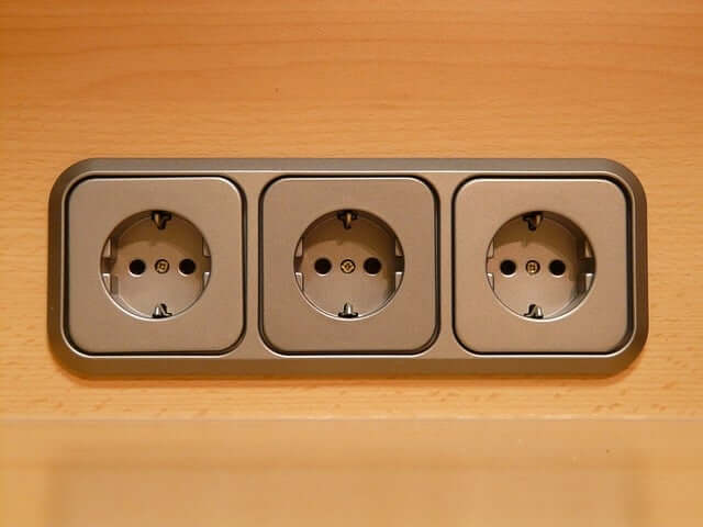 outlet-foreign