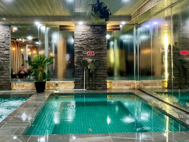 elephant-massage-spa11