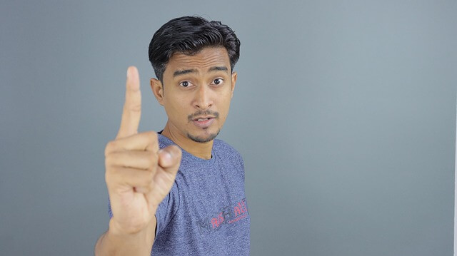 one-finger-man